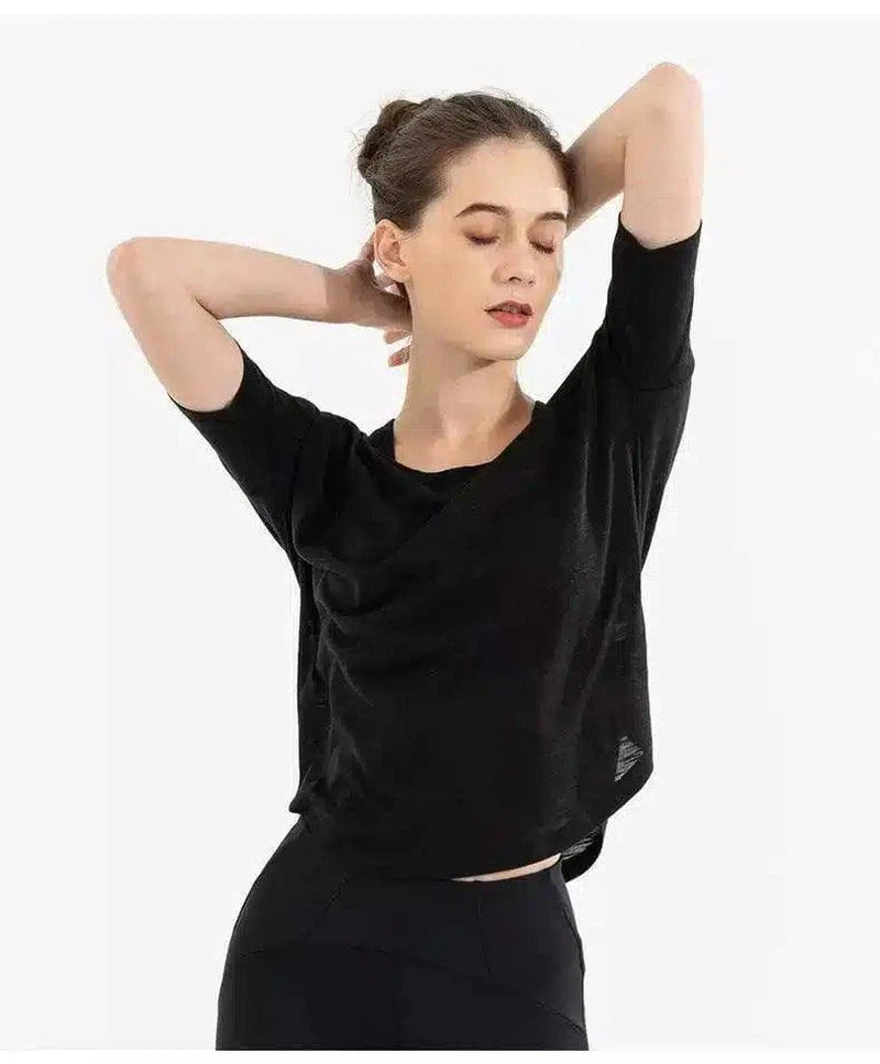 Loose hollow beauty back yoga suit-Black-4